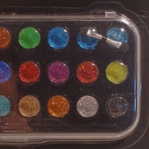 24 Glitter Eye Shadow kit Party Halloween Cosplay New Years Eve - Picture 4 of 16